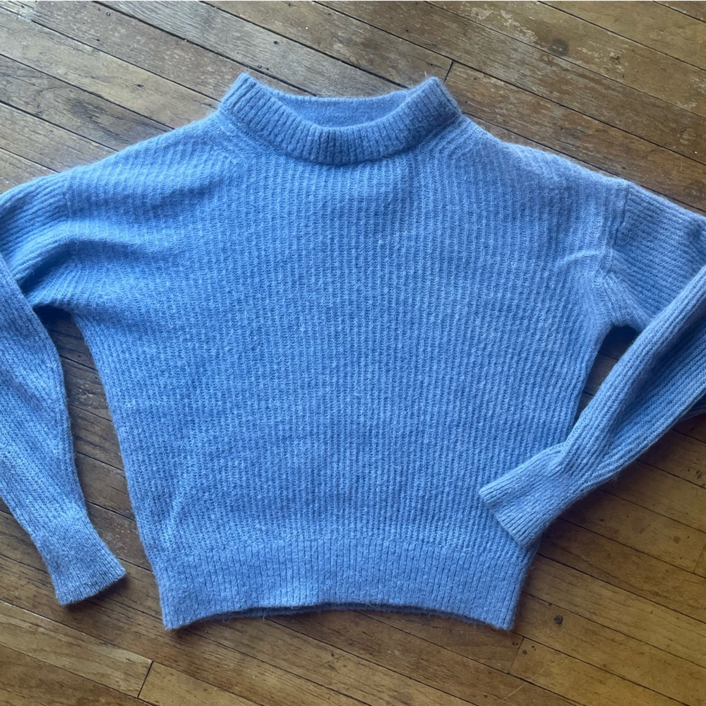 Everlane Cocoon Alpaca Ribbed Crewneck Sweater in chambray blue XS